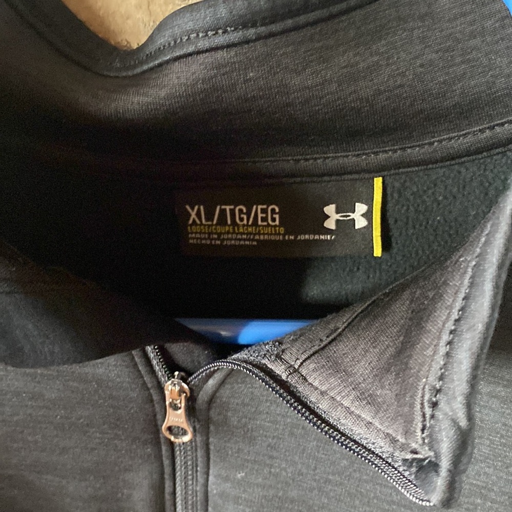 COPY - Under Armour 1/4 zip - Picture 2 of 3